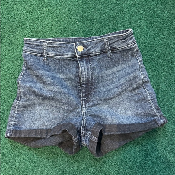 High-Waisted Cheeky Denim Shorts! - Picture 2 of 5